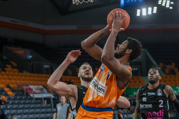 虽然首回合 虽然首回合