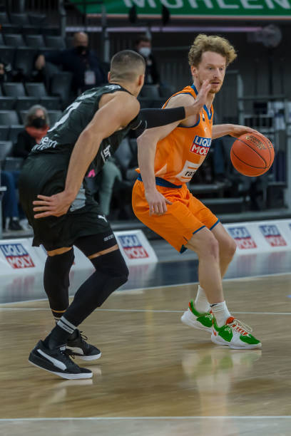 球迷们纷纷 球迷们纷纷