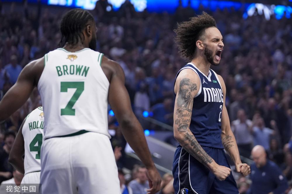 在自由式滑 在自由式滑