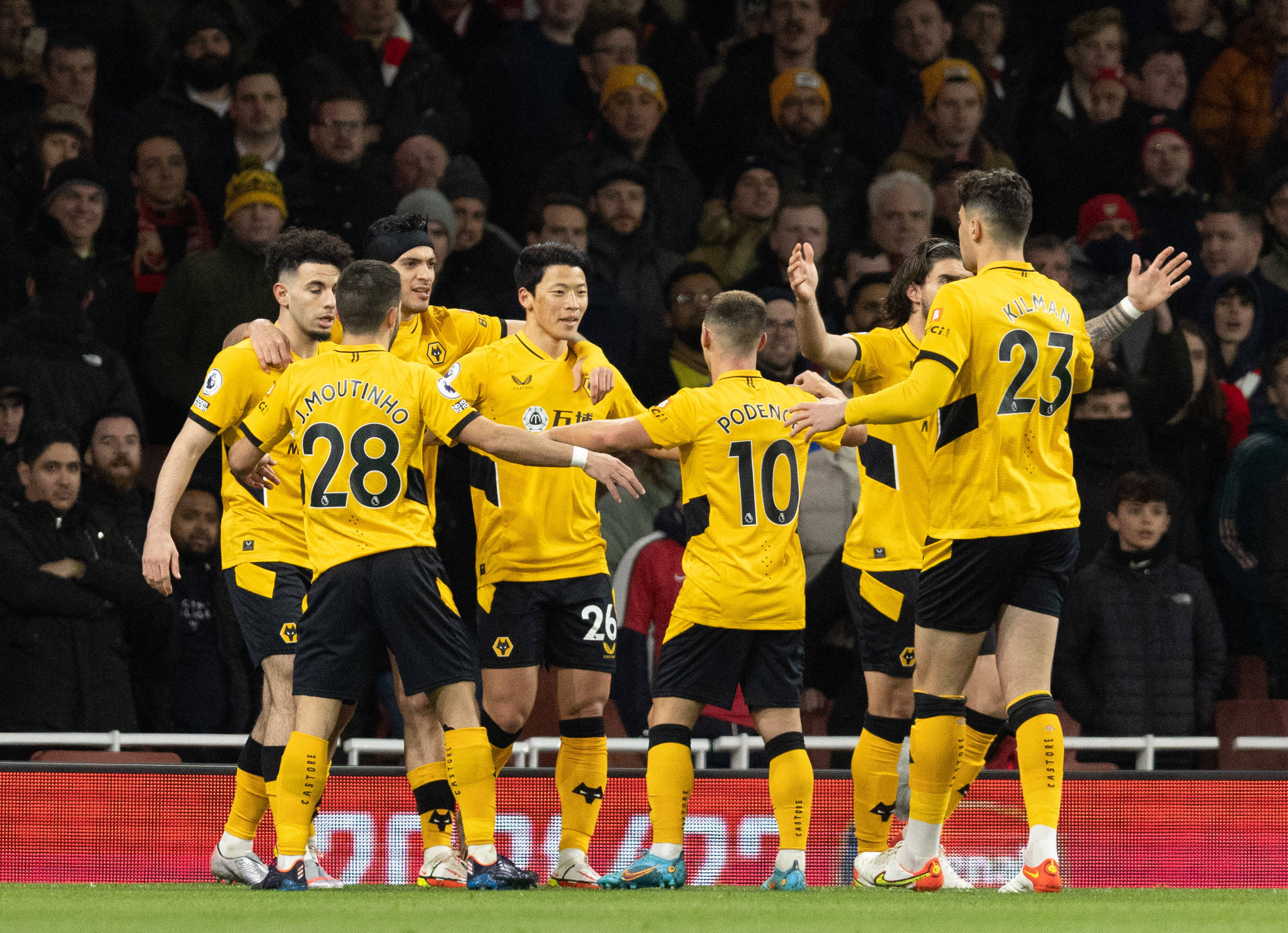 仅18岁的 仅18岁的