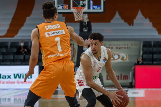 军发起冲击 军发起冲击